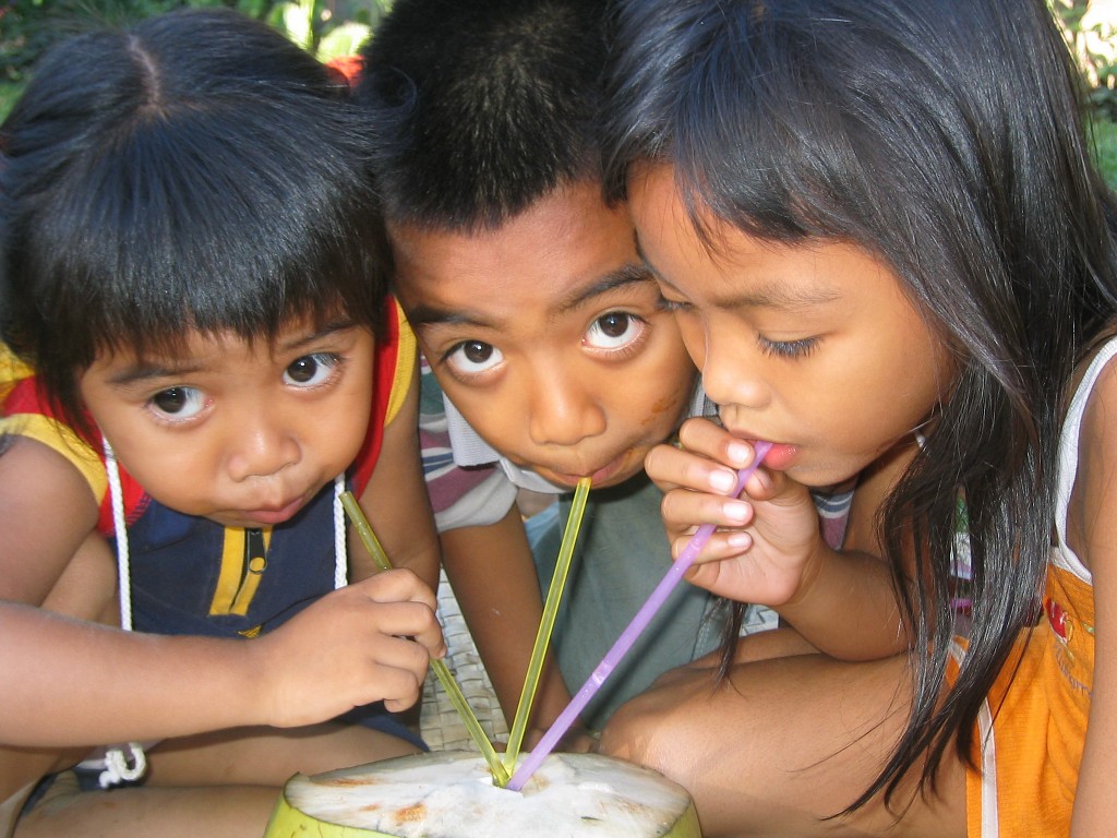 Kinder in Bali